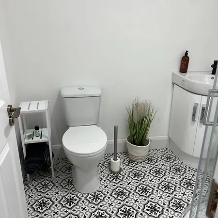 Hollies Hideaway ドネゴール